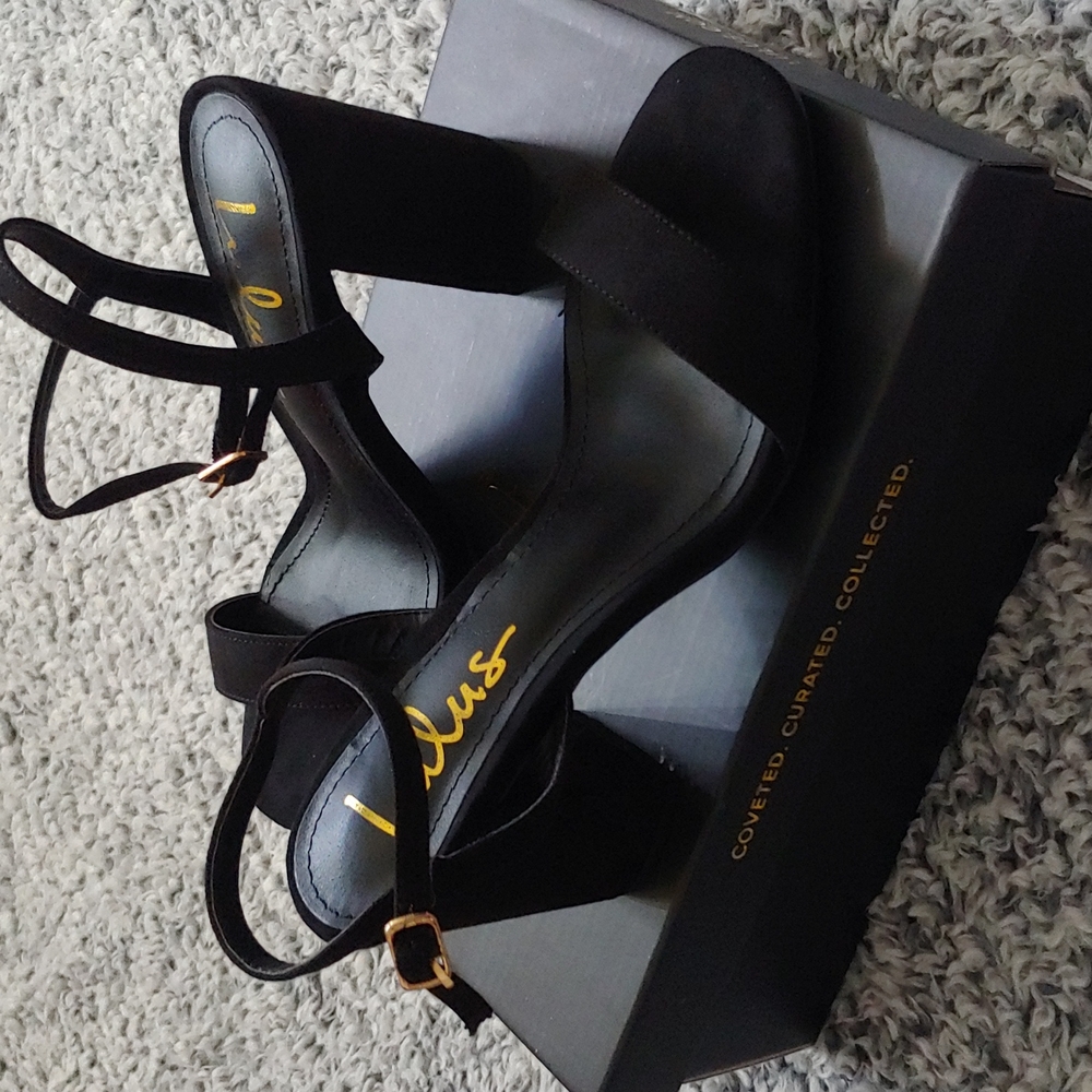 Lulus Black Suede Sandals